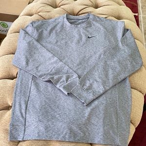 Nike men’s training t-shirt